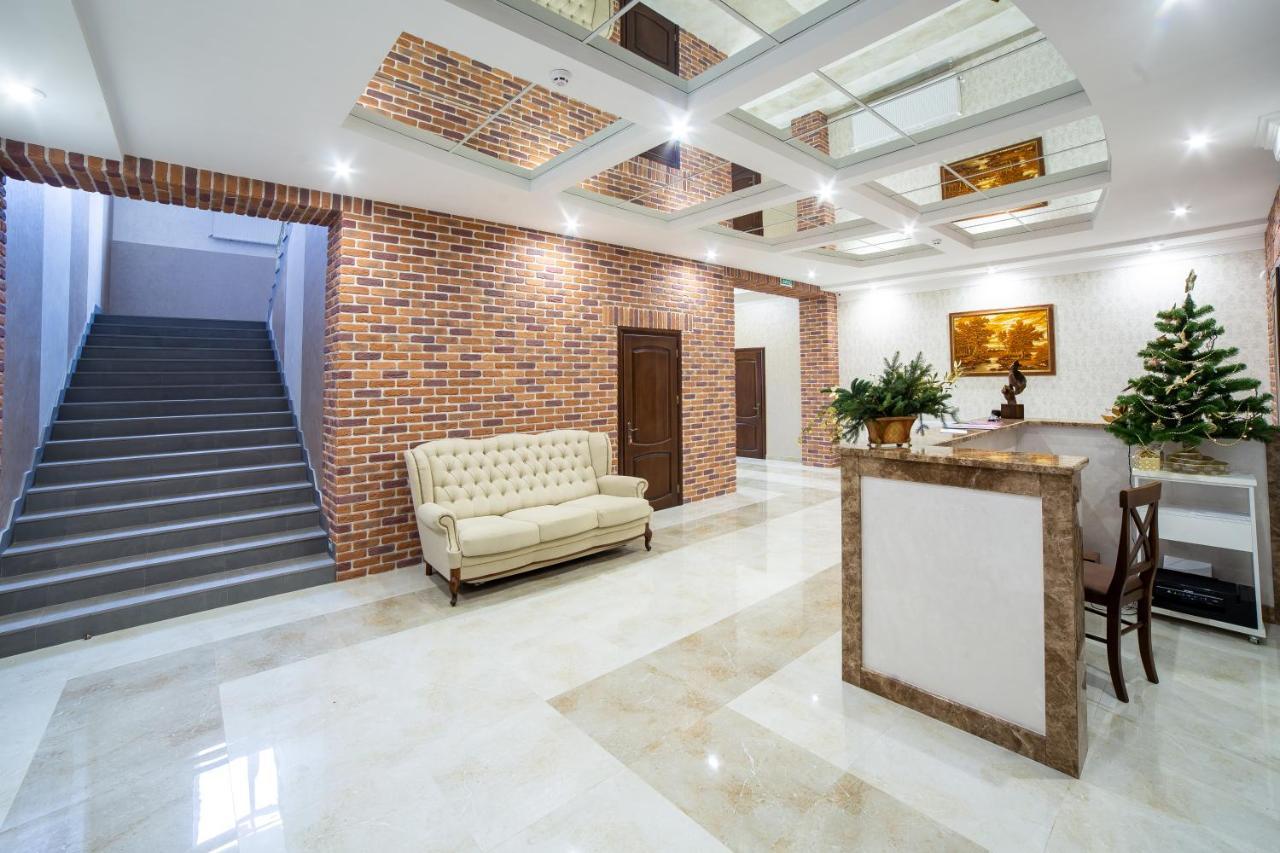 Legrand Hotel Stryi Bagian luar foto