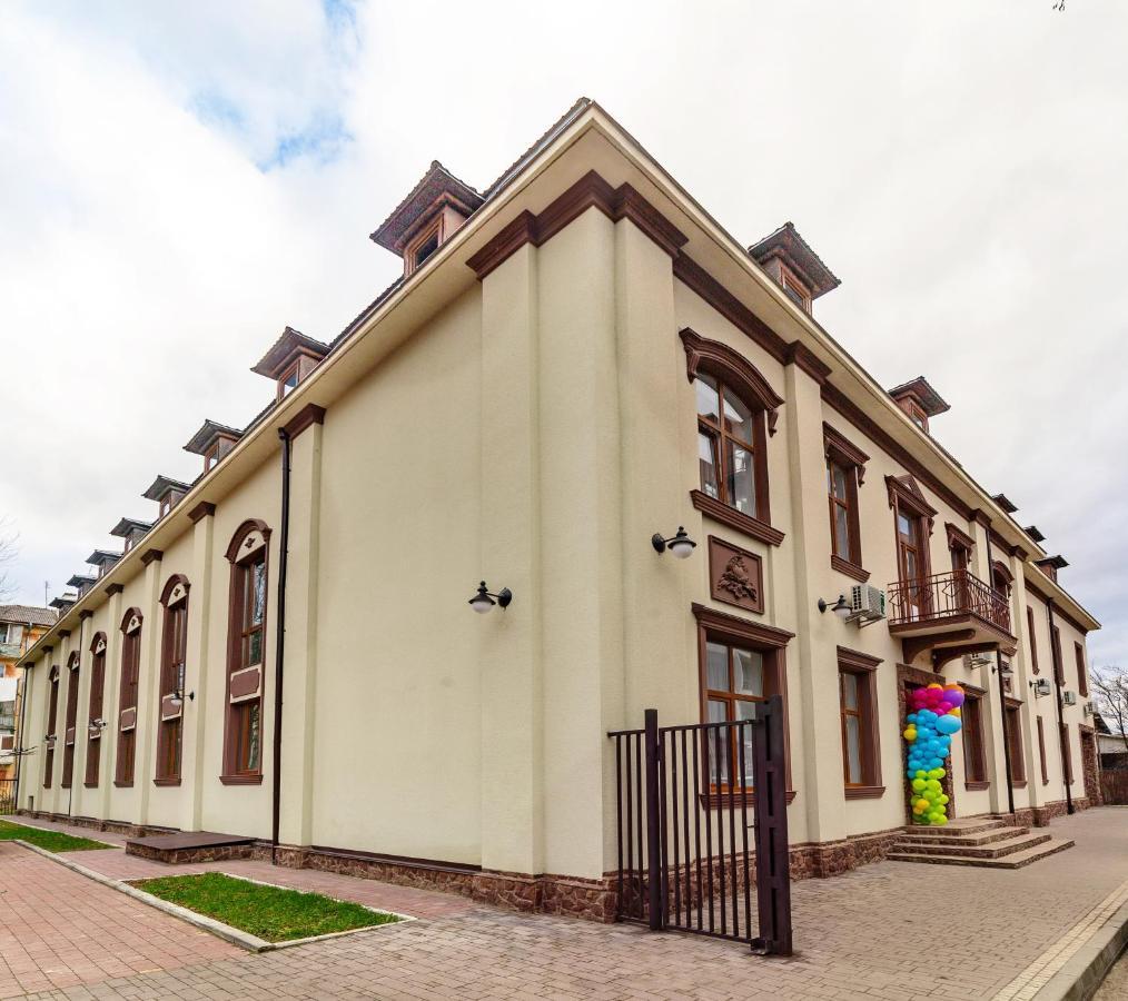 Legrand Hotel Stryi Bagian luar foto