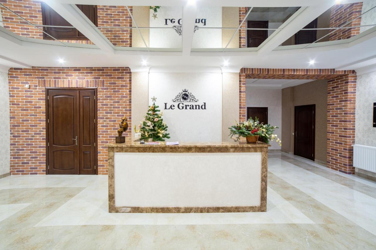 Legrand Hotel Stryi Bagian luar foto