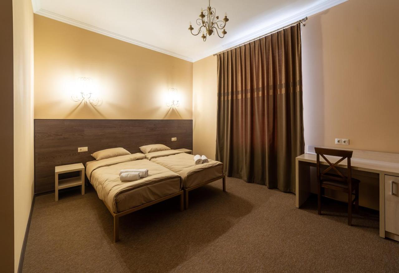 Legrand Hotel Stryi Bagian luar foto